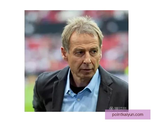 克鲁伊夫的传奇职业生涯回顾，球场与教练席的表现值得关注