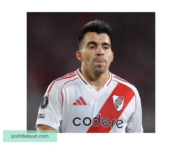 阿库尼亚助力球队崛起，发挥稳健成为新赛季亮点球员